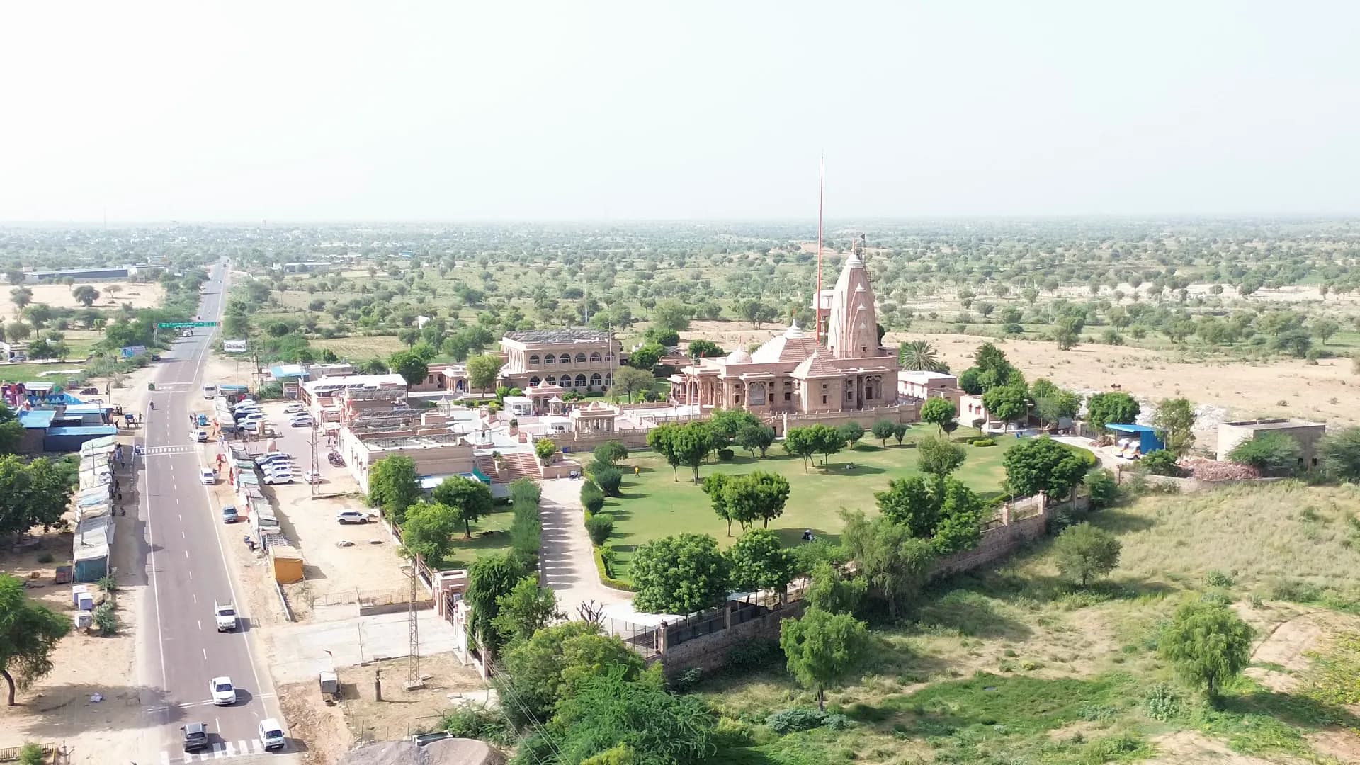Sardarshahar countryside along the Ganganagar–Jaipur Highway
