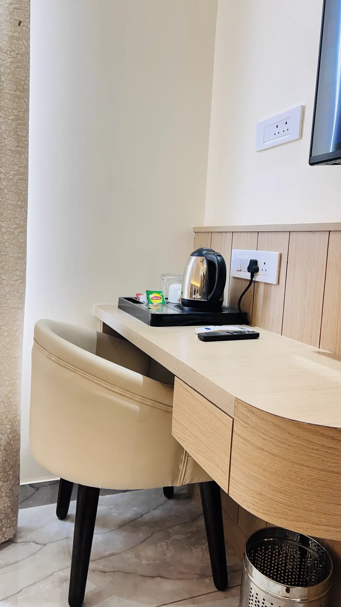 Dressing desk and mirror in a Jay Mahal guest room