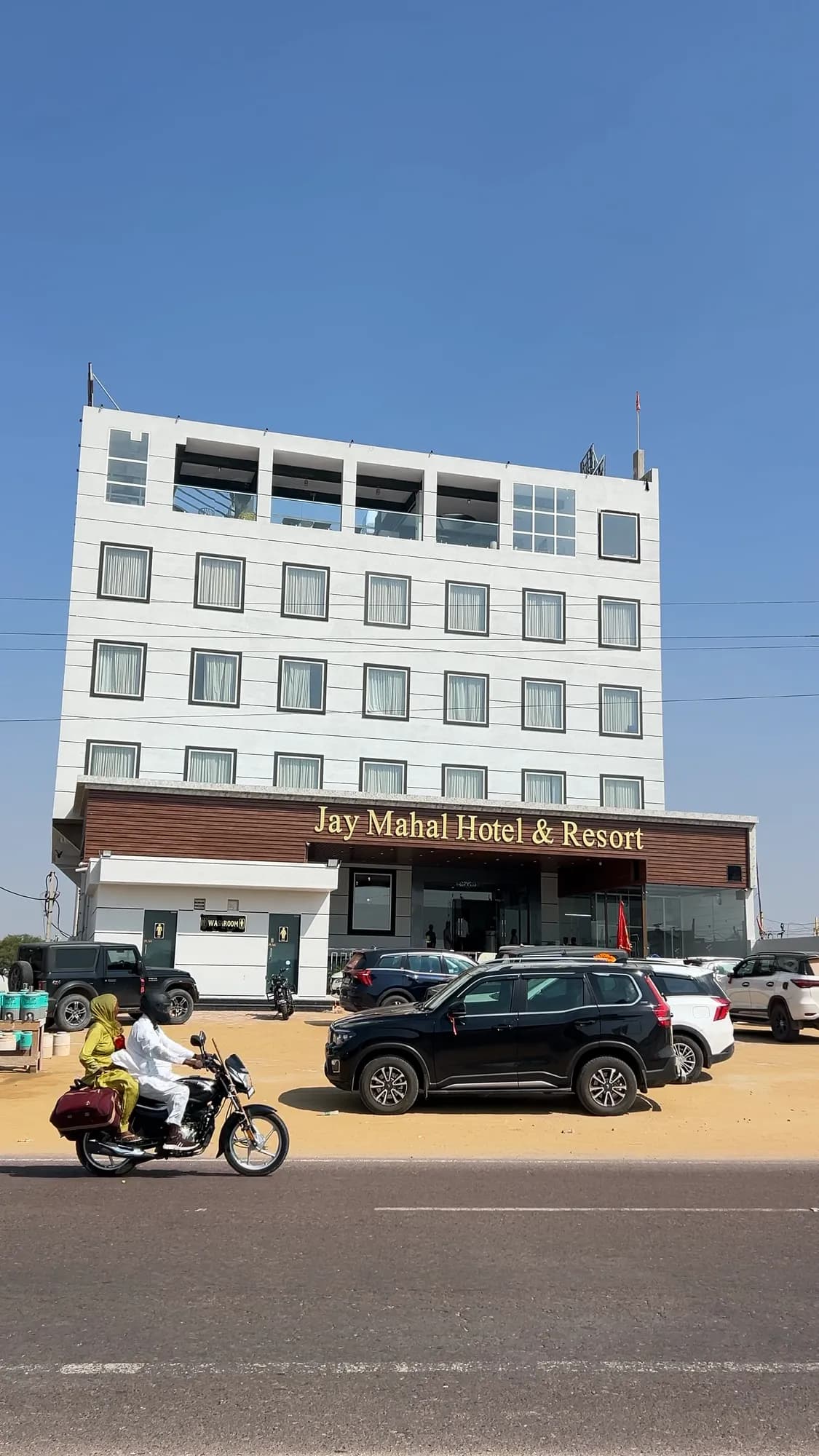 Front of Jay Mahal Hotel & Resort with on-site parking